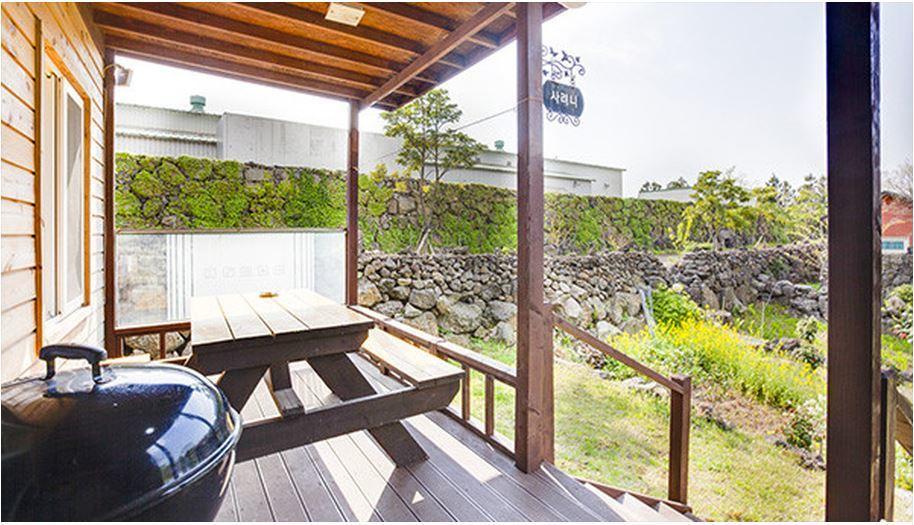 Gotjawal Geomunoreum Pension Jeju Esterno foto